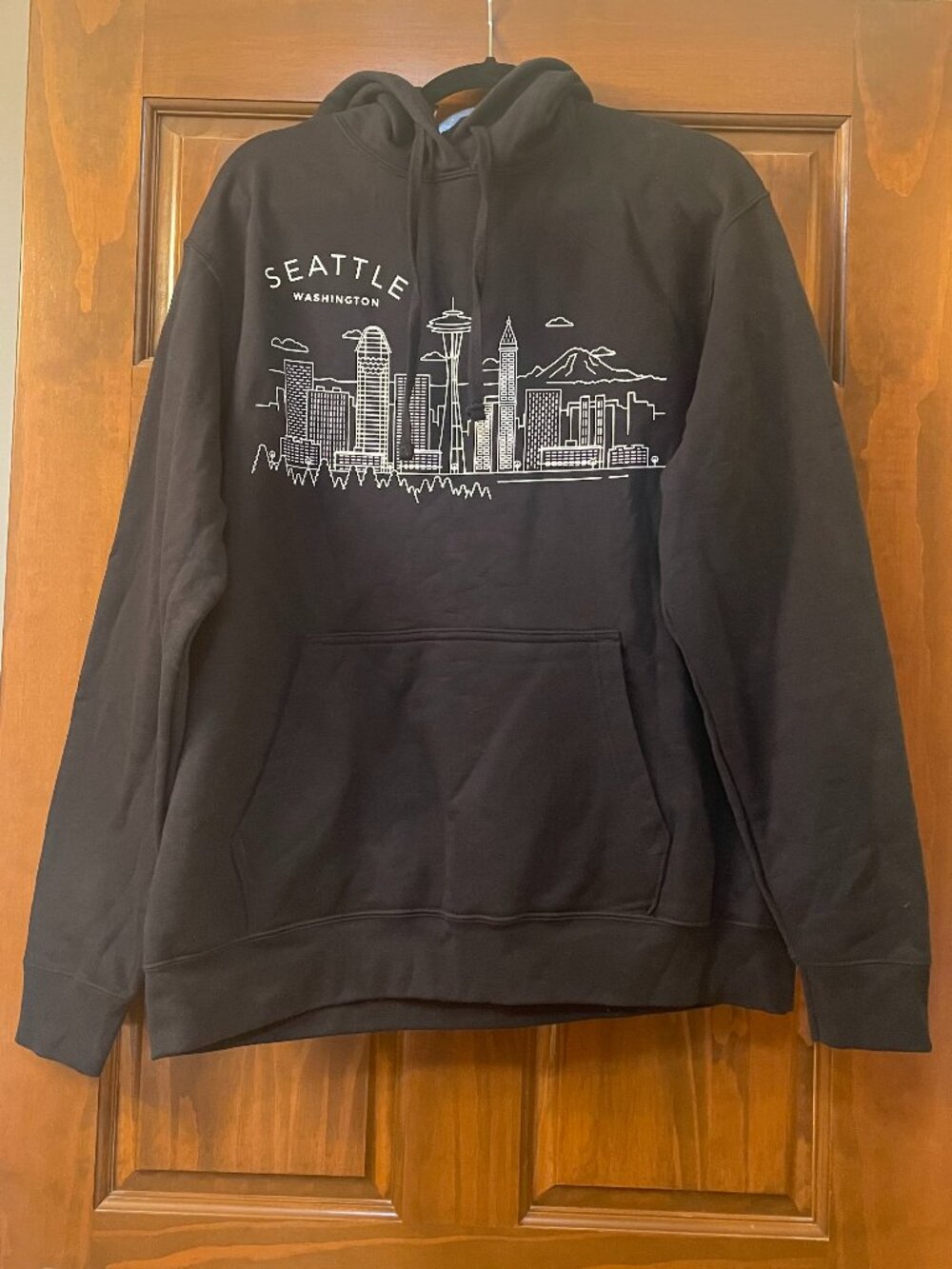 BRAND NEW Black Seattle, Washington Tourist Hoodie Sweatshirt - Size Large